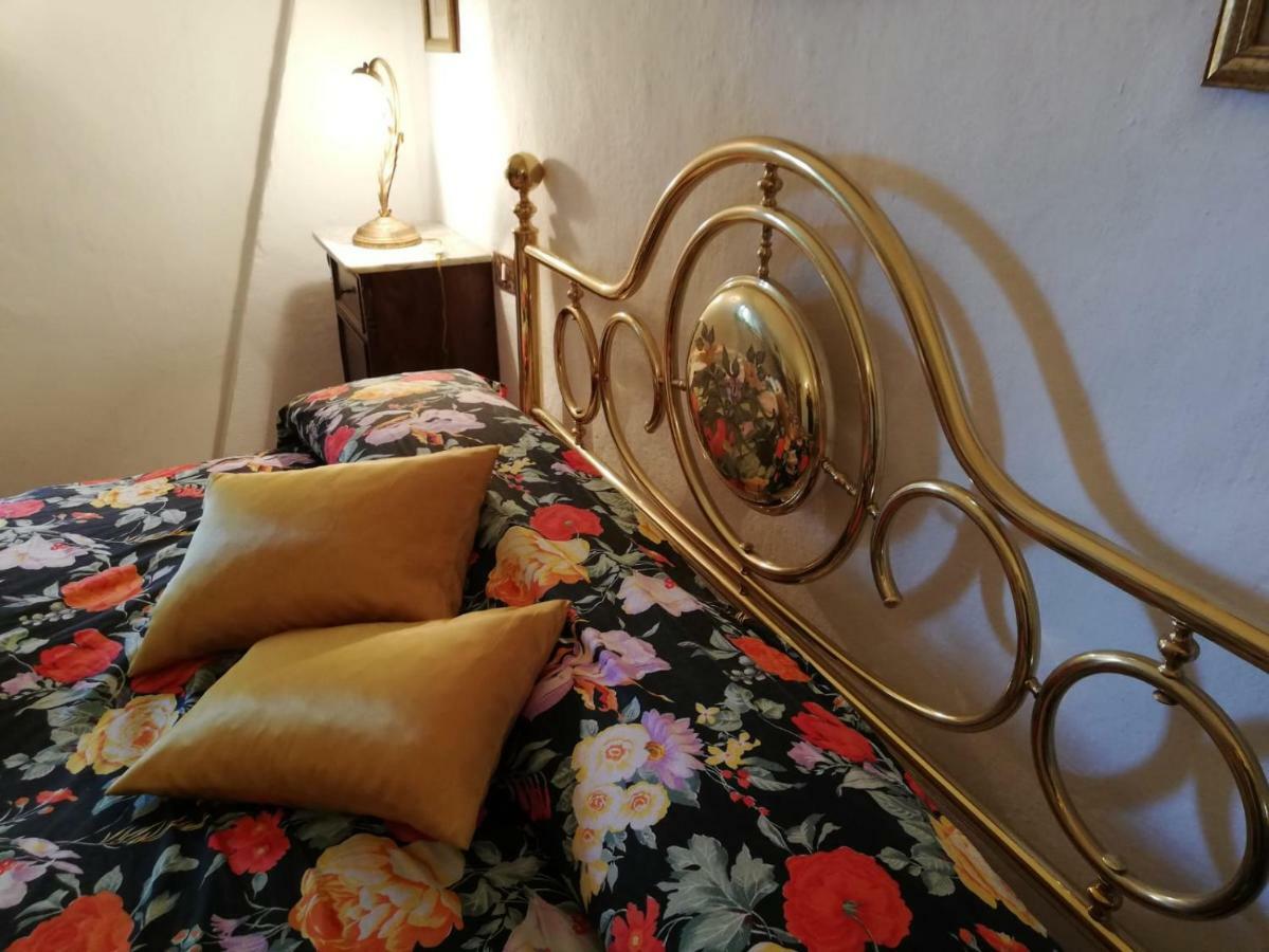 Hostal Il Fienile Nella Roccia Casole dʼElsa Exterior foto