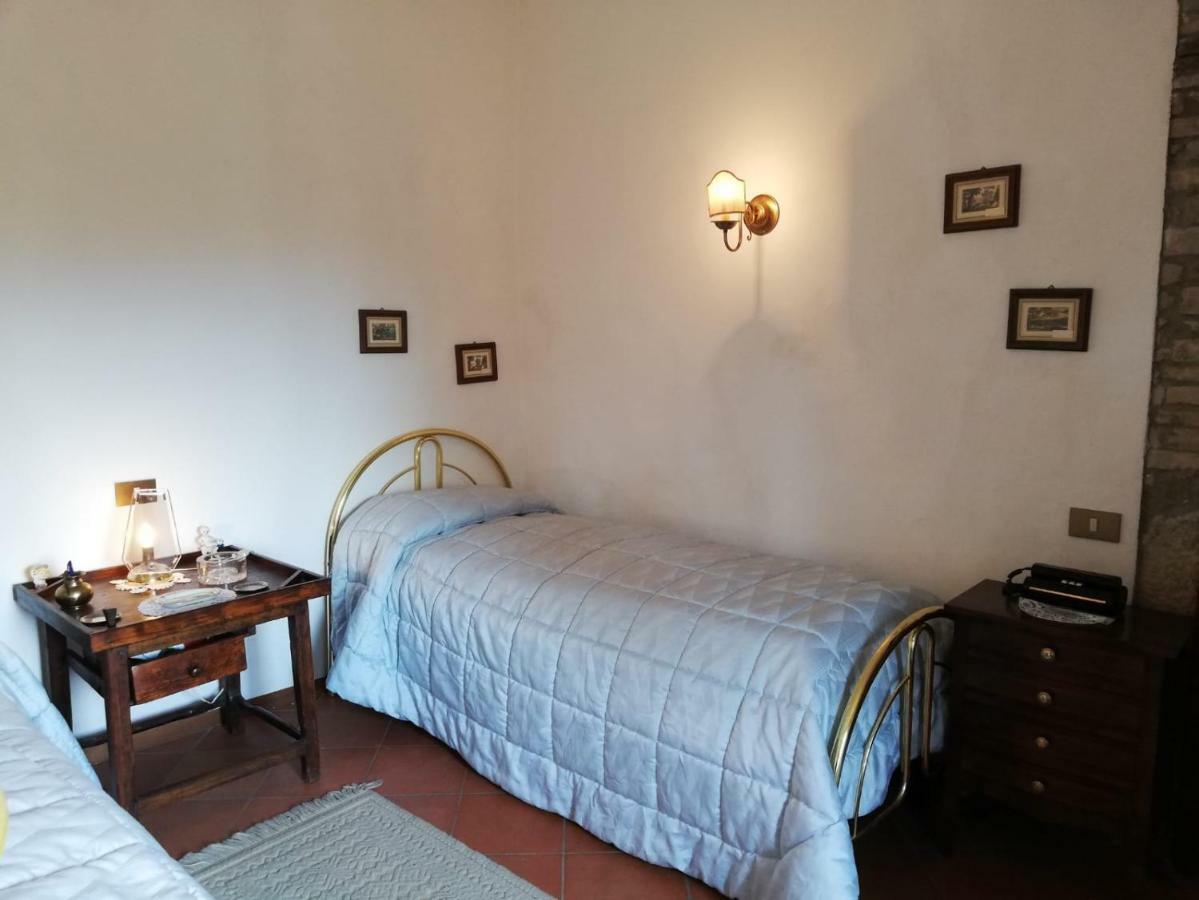 Hostal Il Fienile Nella Roccia Casole dʼElsa Exterior foto