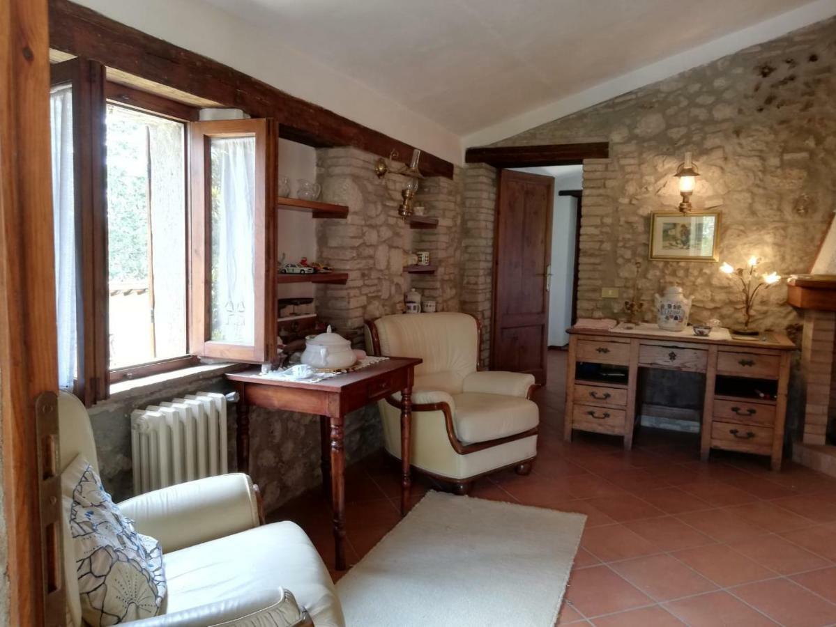 Hostal Il Fienile Nella Roccia Casole dʼElsa Exterior foto