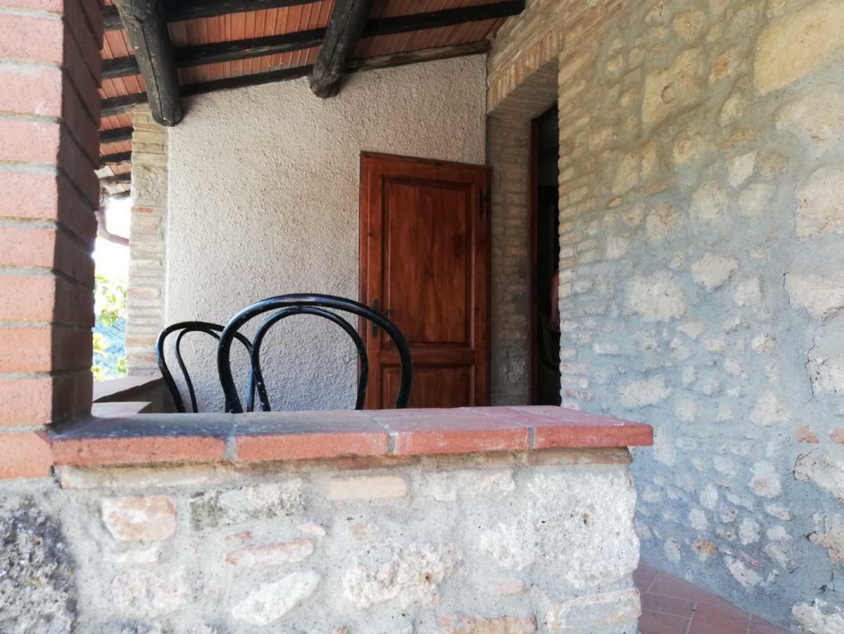 Hostal Il Fienile Nella Roccia Casole dʼElsa Exterior foto