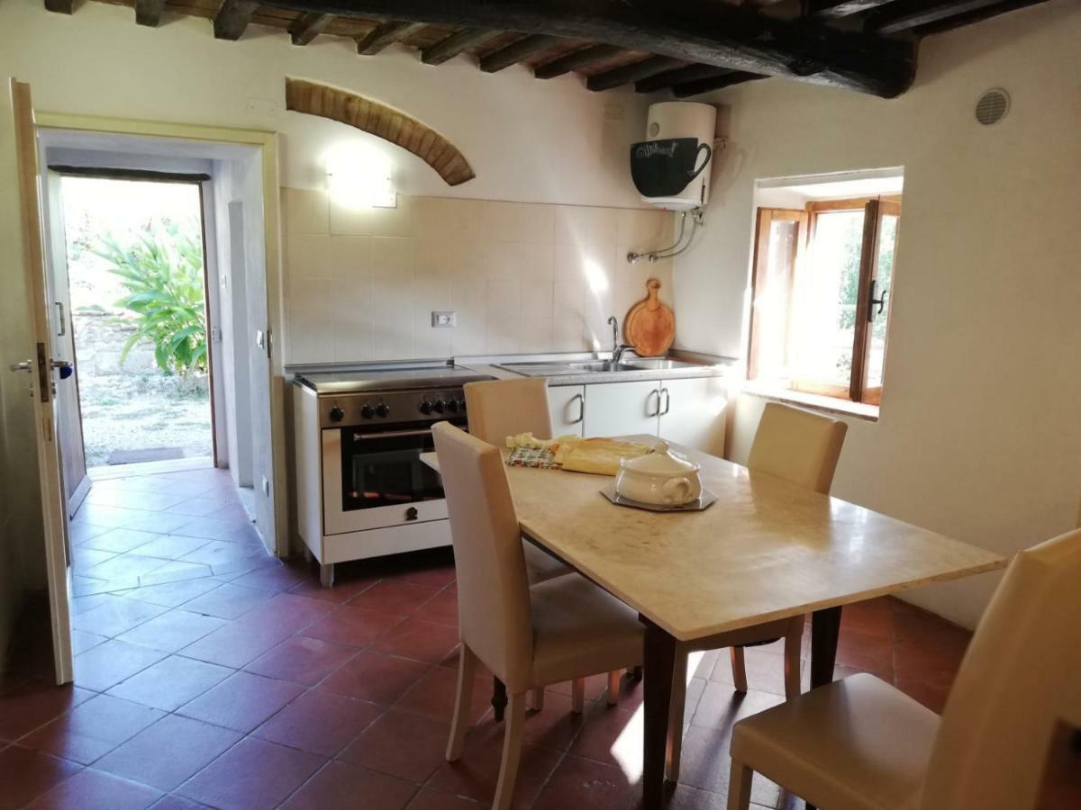 Hostal Il Fienile Nella Roccia Casole dʼElsa Exterior foto