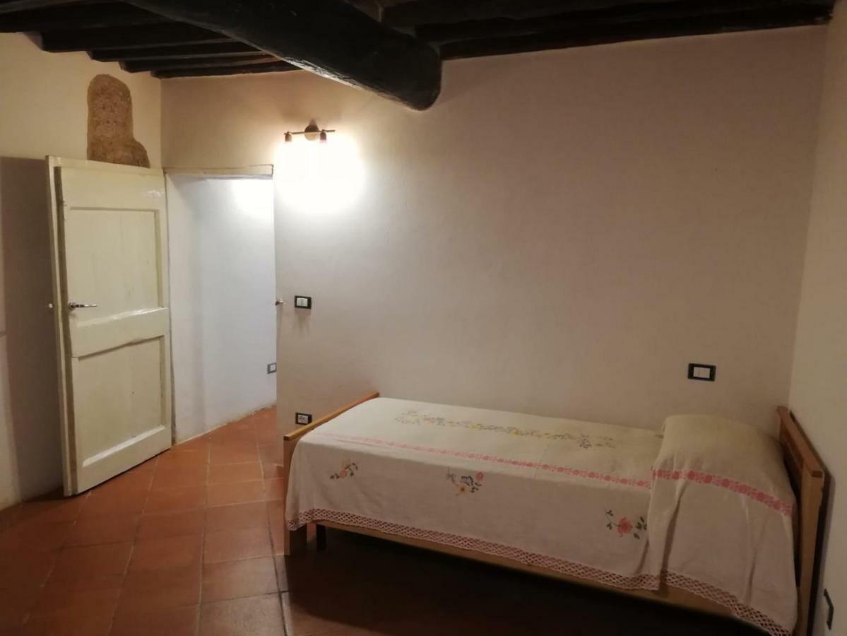 Hostal Il Fienile Nella Roccia Casole dʼElsa Exterior foto